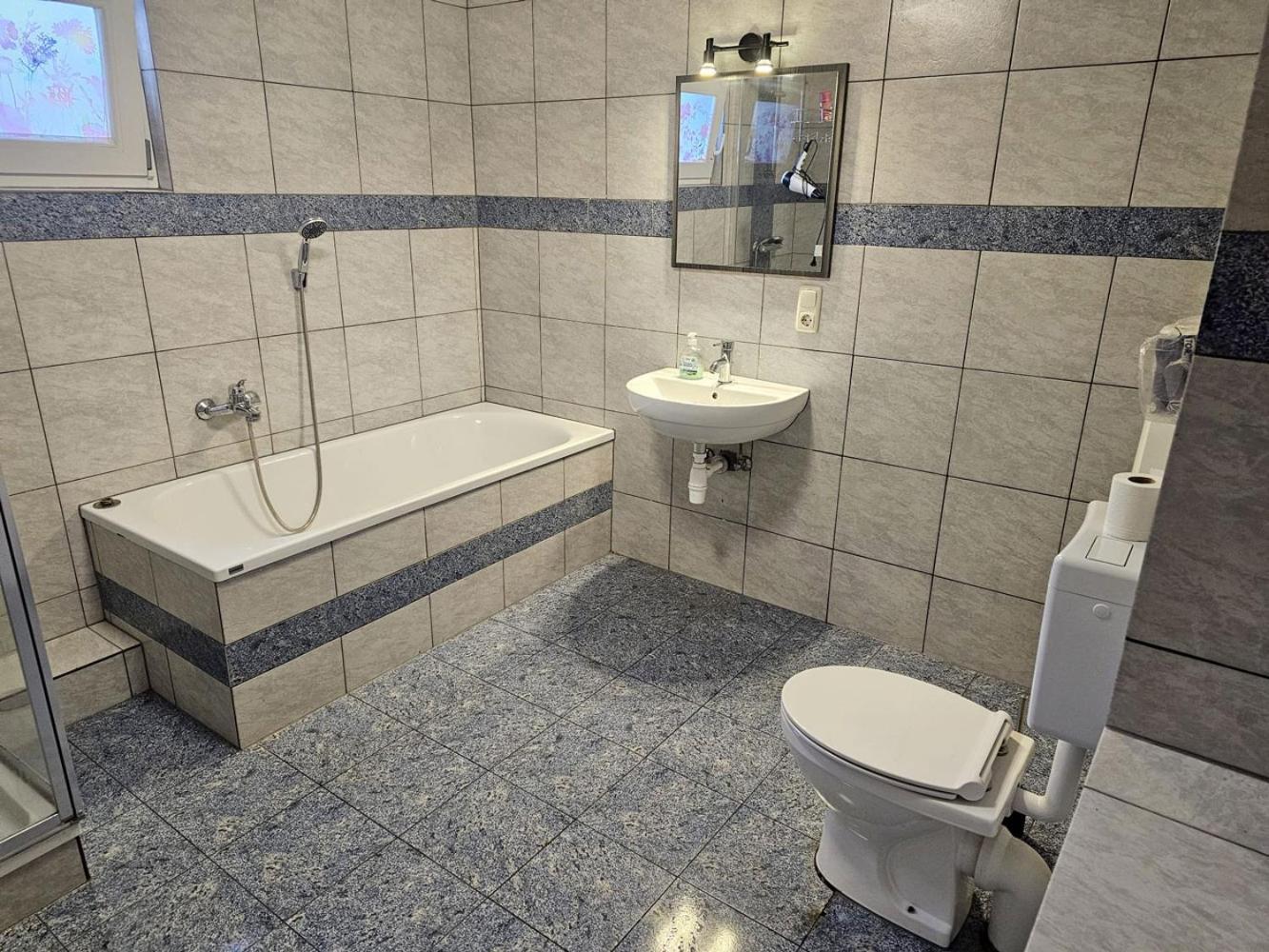 Workers Apartments Satzvey Экстерьер фото